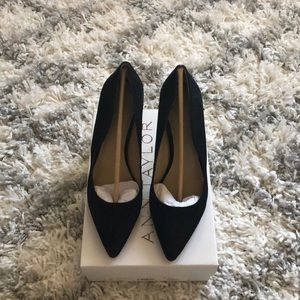 Ann Taylor black suede pumps